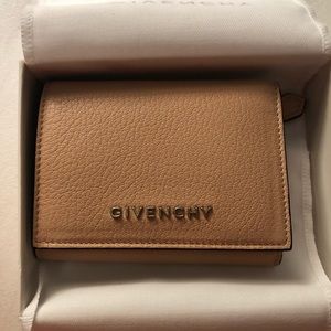 BNWT GIVENCHY TAN PINK TRIFOLD SUGAR WALLET